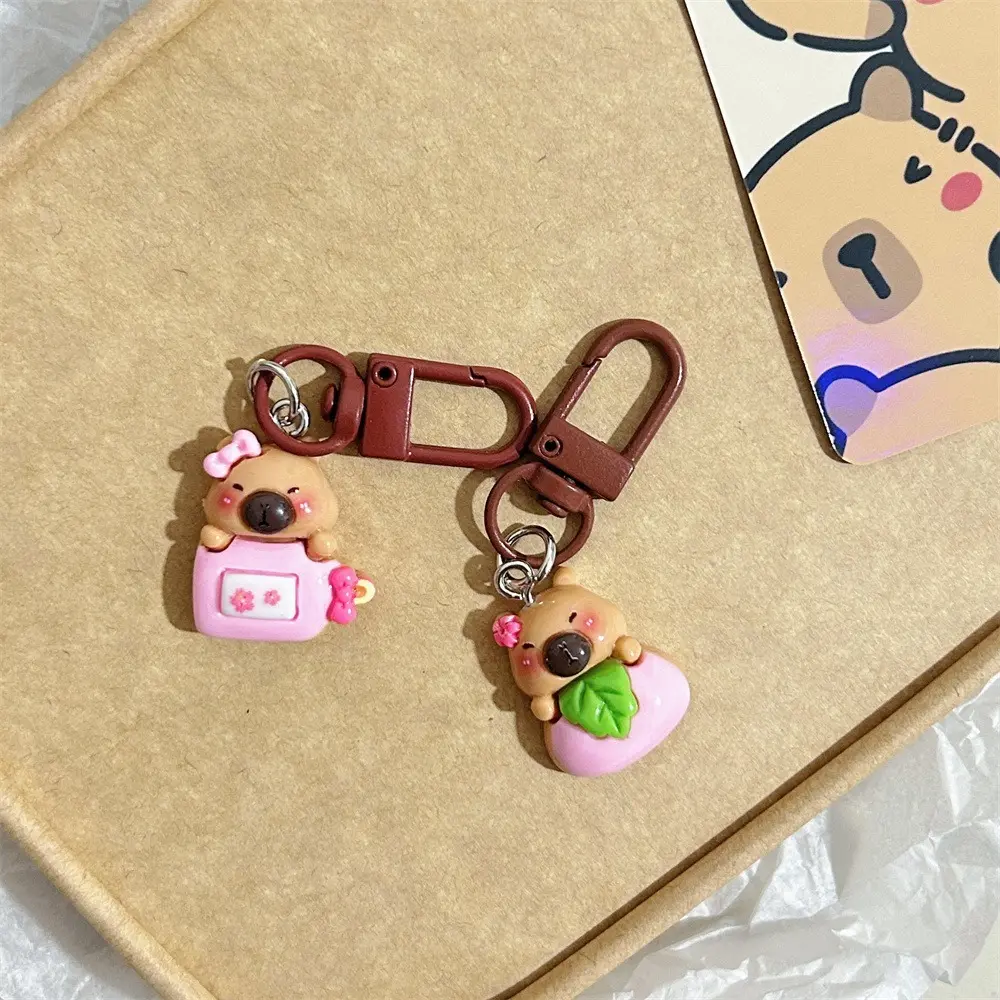uummi Cute Cartoon Capybara Keychain Resin Kawaii Capybara Pendant Decoration Colourful Car Key Ring