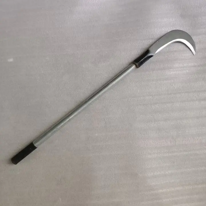 ￼Liềm phát cỏ đi rừng  cán hàn dài 80cm lưỡi thép cực bền