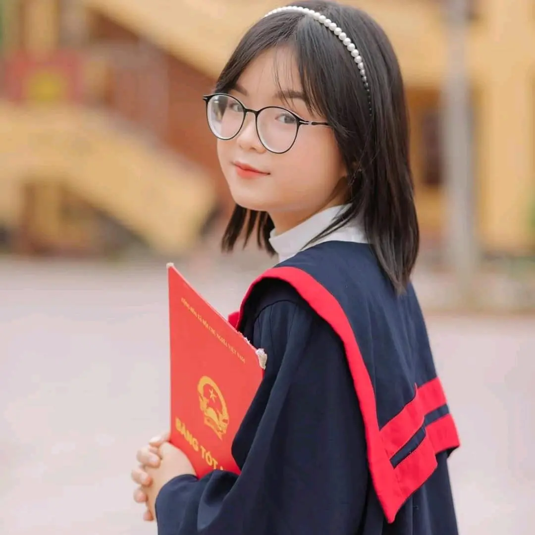 Áo mũ cử nhân tốt nghiệp tiểu học hàng chất lượng