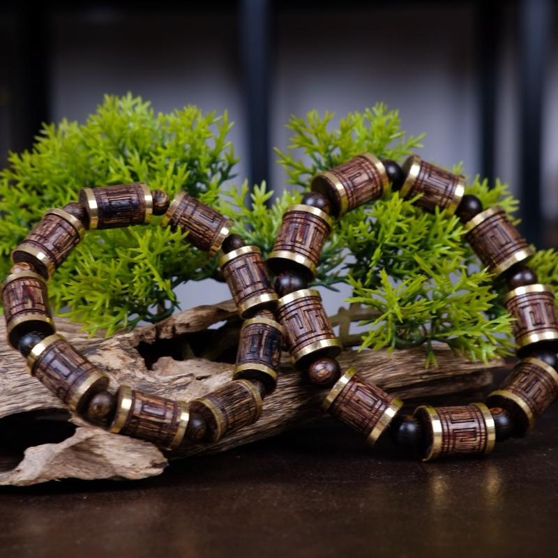 Vòng Trầm Hương Sánh Chìm đốt trúc Khắc Hoạ Tiết 5D bọc vàng non... - Phú Trọc Trầm Hương