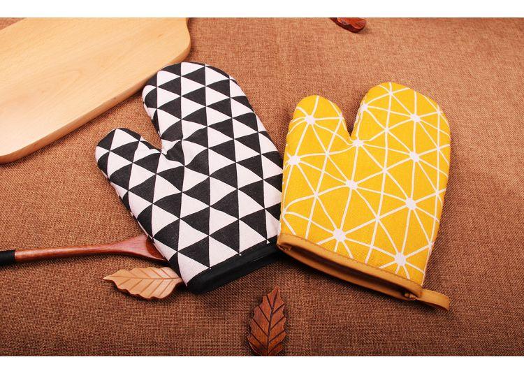 Product Introduction of [ 10k Repeat Customer] 2-Pack Thickened Microwave Oven Gloves Heat Resistant Insulated Kitchen Household Anti-Scald Oven Baking Special Anti-Scald 11