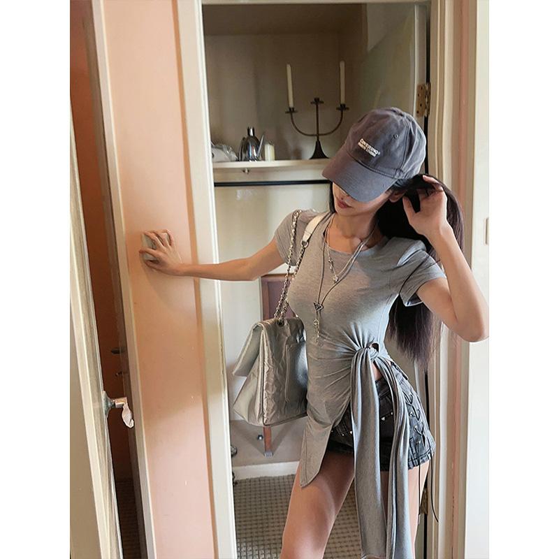 Product Introduction of Áo Thun Ngắn Tay Dây Đeo Thắt Lưng Đầu Xẻ Bất Đối Xứng MOSESQUEEN, Dành Cho Nữ, Áo Đệm Vai Đầu Mùa Thu Cao Cấp, Thiết Kế Mặc Trong Độc Đáo Và Sang Trọng, 62807 5