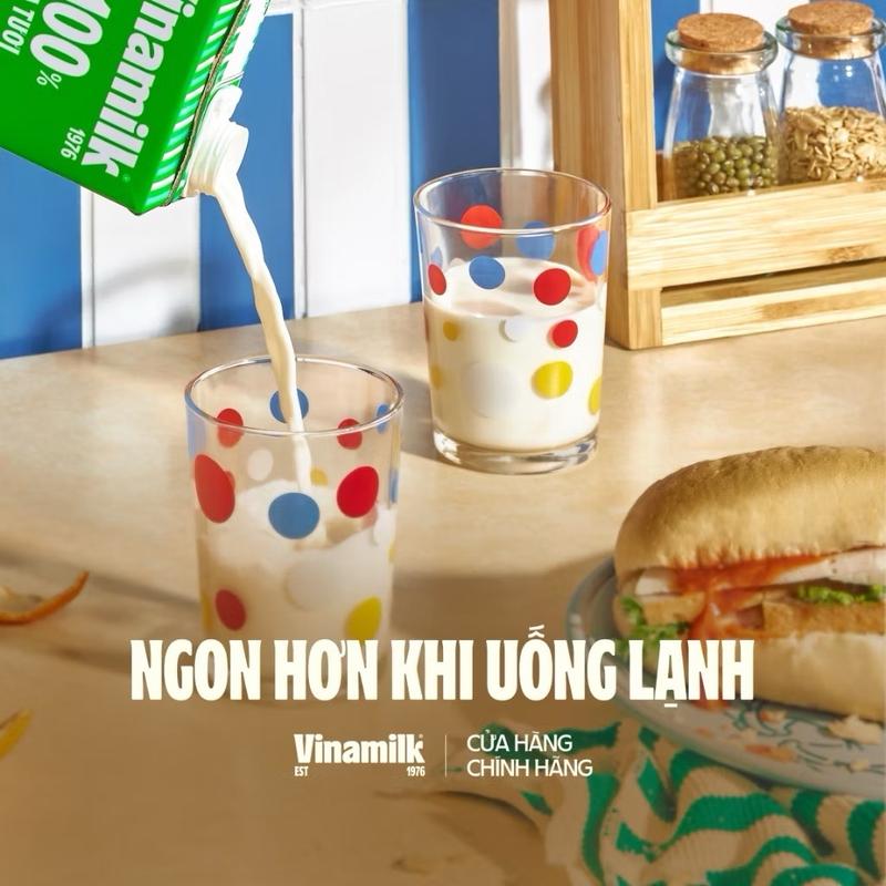 Thùng 48 Hộp Sữa Tươi Vinamilk Có Đường - 180ml [Thùng Không Tặng 4 Hộp] 1