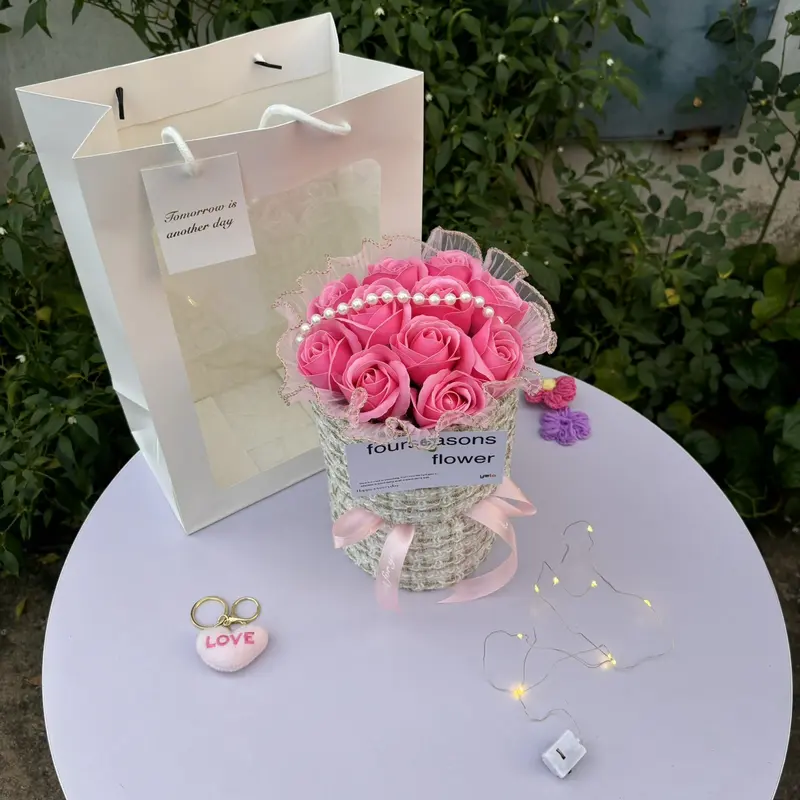 Bó hoa sáp tai thỏ  siêu dễ thương. quà tặng người yêu . quà tặng sinh nhật ngày lễ...valentine, 8/3 5