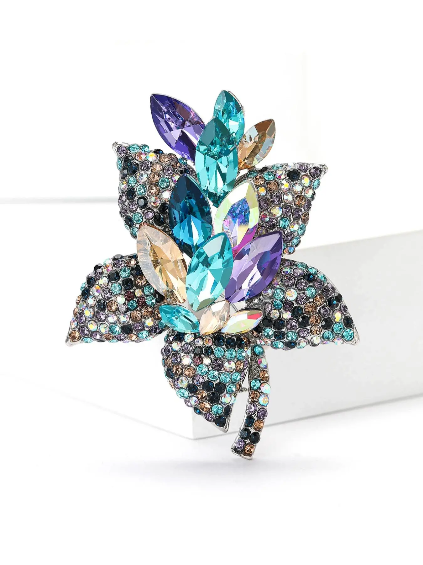 Shining Artificial Crystal Flower Design Brooch, Fashionable Clothes Accessories for Women, Trendy All-match & Exquisite Brooch for Birthday Gift