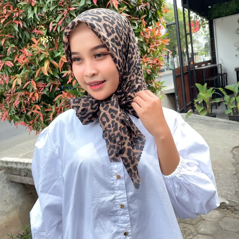 LEOPARD SQUARE 2