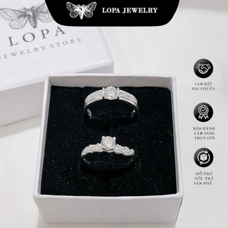 " Hộp Xinh Nhẫn Đôi Bạc LoPa Sk145 - Nam Đính Đá Nữ Thân Xoắn - Tinh Tế Sang Trọng Biểu Tượng Tình Yêu Vĩnh Cửu | Quà Tặng Cặp Đôi HOT"