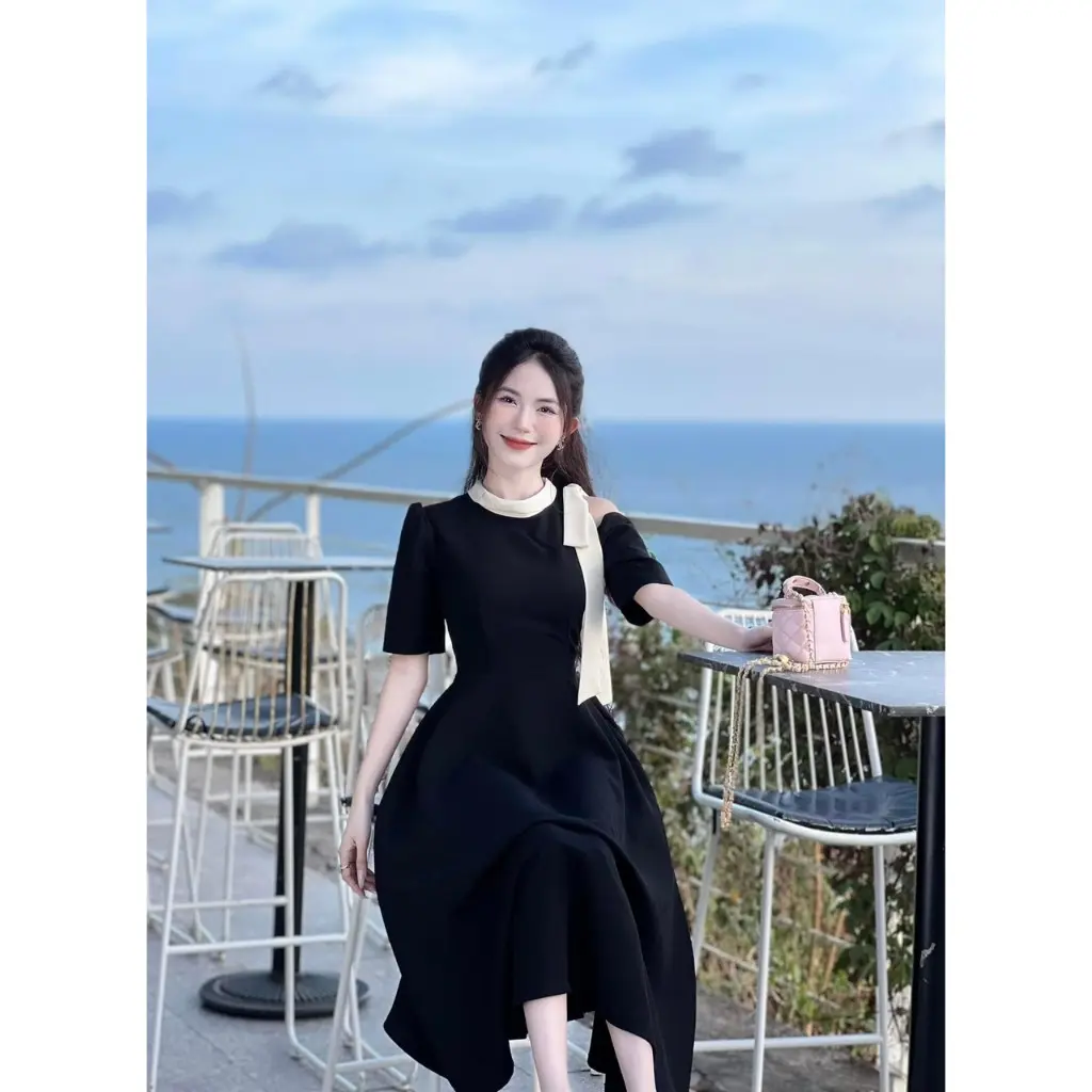 Váy tuyết mưa đen hở một bên vai nơ cổ dáng xòe thanh lịch xinh đẹp phù hợp đi chơi đi làm