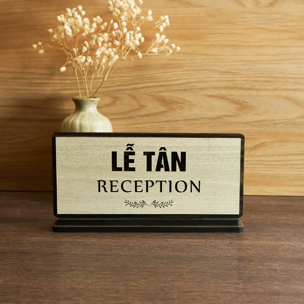 Bảng gỗ để bàn "Lễ tân - Reception " có chân đế lắp ráp linh hoạt decor bàn lễ tân thiết kế theo chức danh yêu cầu