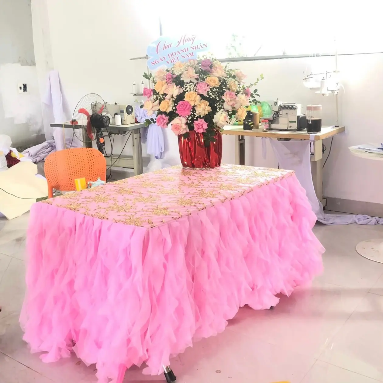 Khăn công chúa siêu xinh , dùng để tháp ly, bánh cưới , thùng thiệp