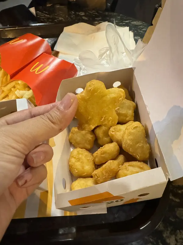Food Giao Trong 1H. Combo 14:  Gồm 1 Miếng Gà Rán + 4 Gà Viên + 1 Coca cỡ vừa  dành cho 1 người Snack Đồ ăn nhanh 5