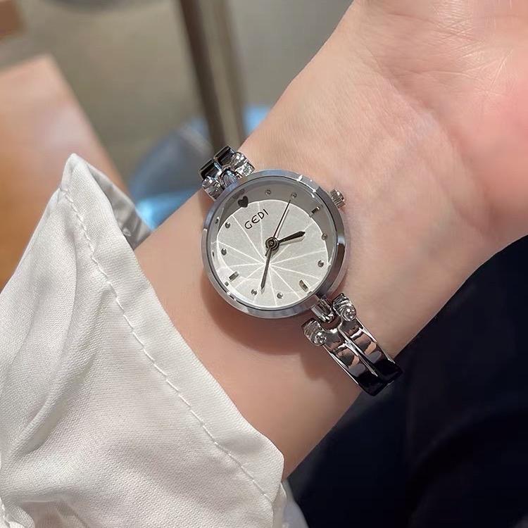  K1 Đồng hồ nữ dây kim loại Gedi sang chảnh phong cách hiện đại   Tặng kèm hộp đựng và Pin dự phòng   