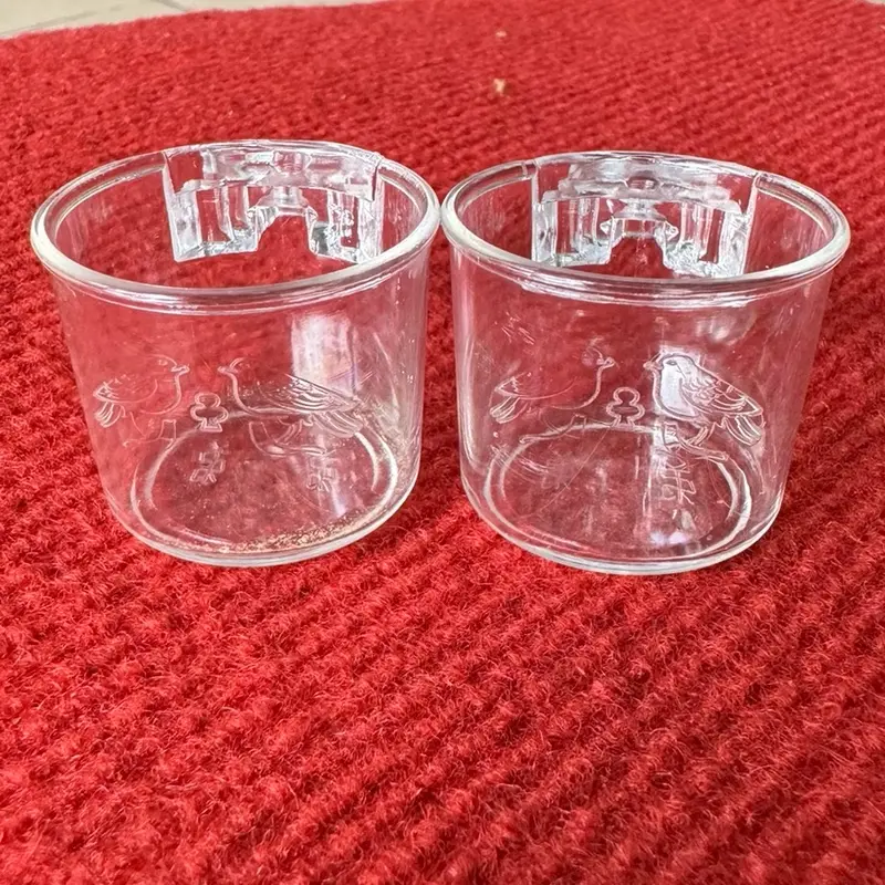 Cóng đựng thức ăn cho khuyên, hút mật chất liệu mica 2