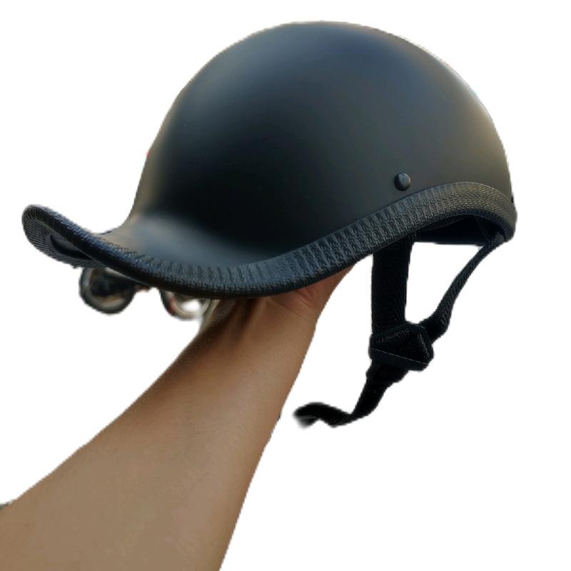 mũ bảo hiểm ngựa cong đội ngược 1