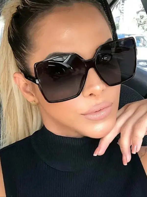 Women's Summer 2024 Elegant Oversized Square Frame Sunglasses, Trendy   Travel Essentials,  Casual Sunglasses for Everyday Use, Fashionable Accessories for Outdoor Activities, 0