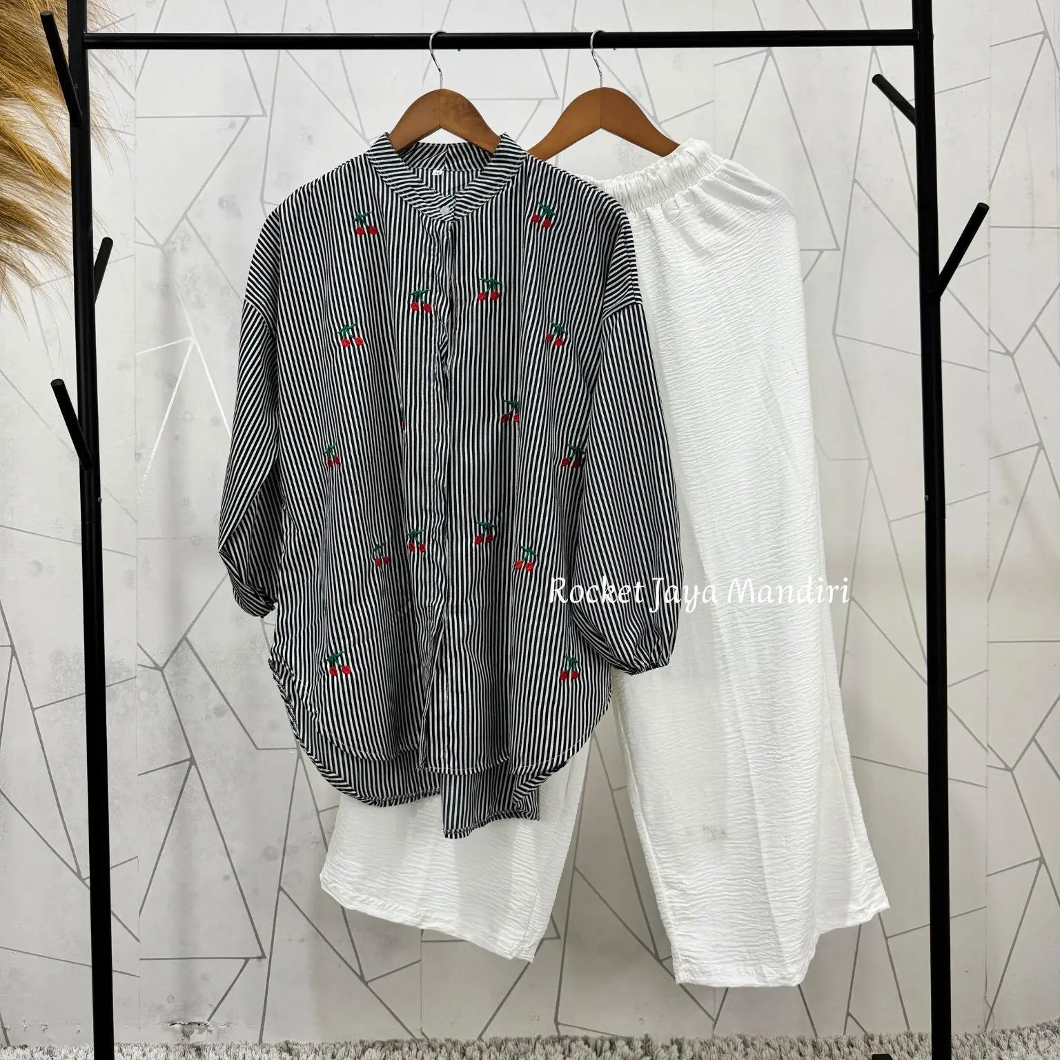 Set Keirra Hitam+Klt Putih