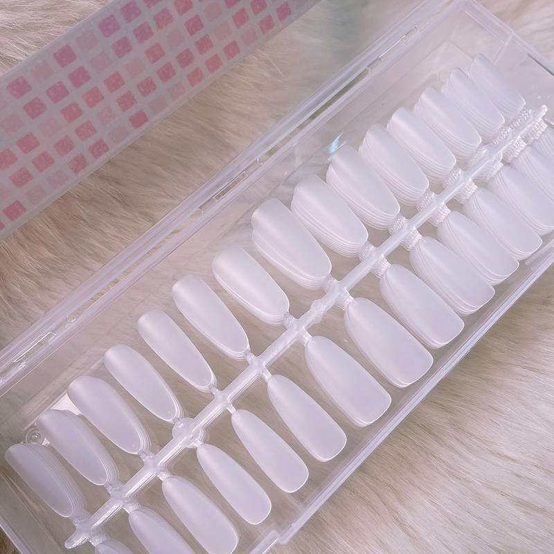 Hộp úp tròn hạt gạo màu trong nhám sẵn phụ kiện nail Nữ