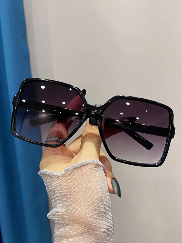 Women's Summer 2024 Elegant Oversized Square Frame Sunglasses, Trendy   Travel Essentials,  Casual Sunglasses for Everyday Use, Fashionable Accessories for Outdoor Activities, 6