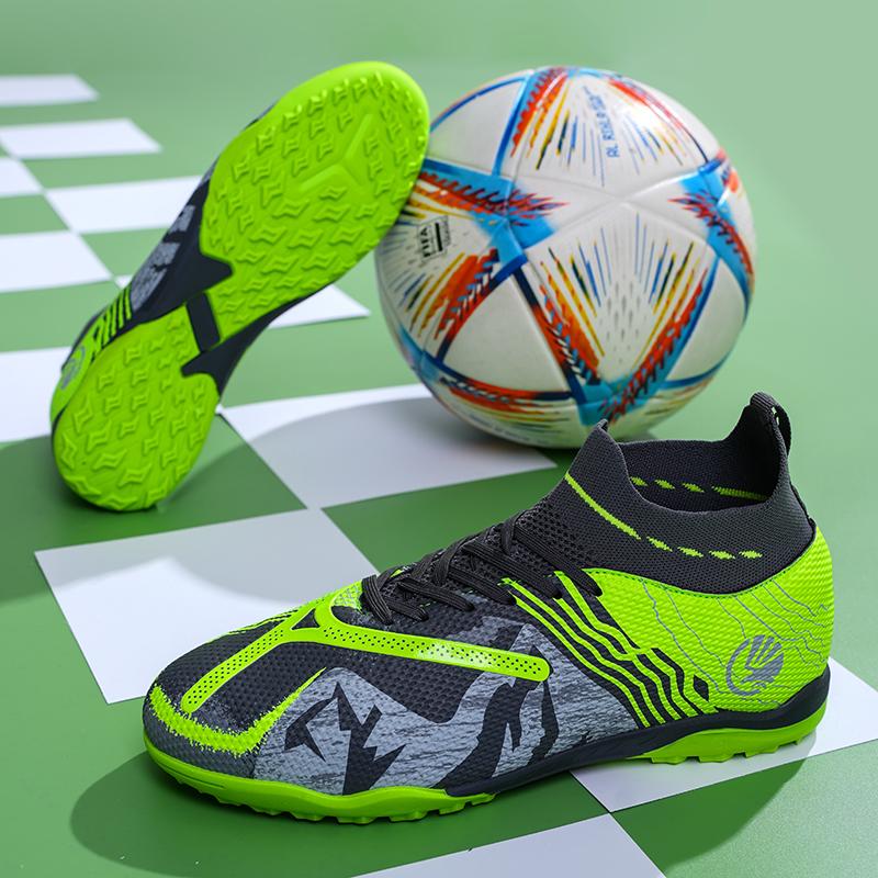 Product Introduction of （SIZE 32-45）Ready Stock Unisex Plus Size Football Shoes Outdoor Futsal Soccer Shoes Non-slip Training Shoes 28