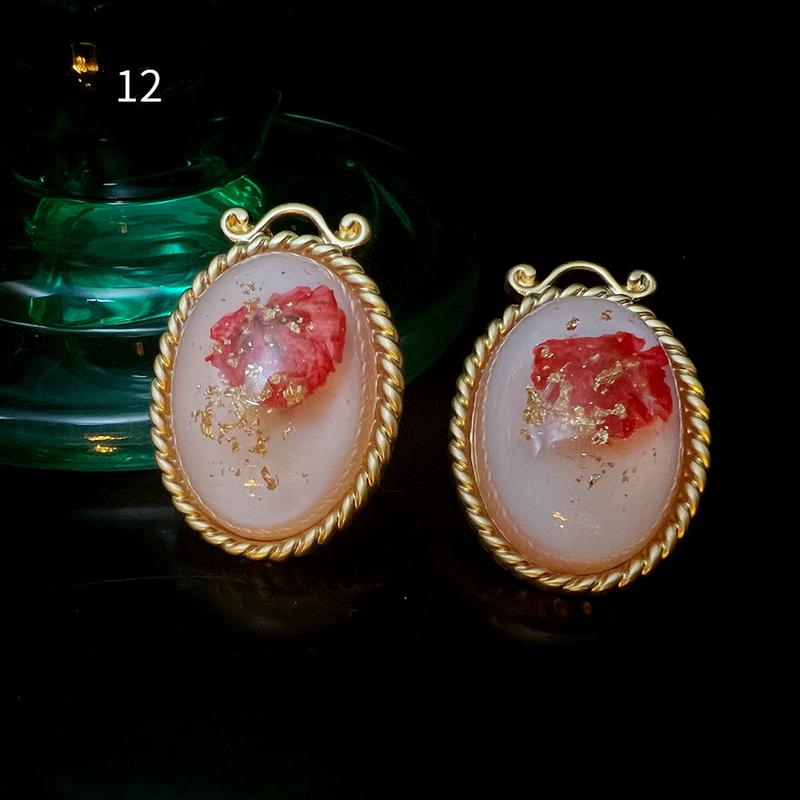 Product Introduction of 3 Pairs of French Ancient Amber Dried Flower Hot-Sale Earrings Combination Link Original Niche Gold Plated S925 High-Grade Earrings 16