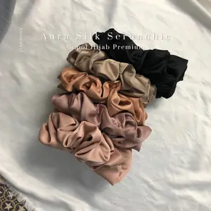 Ikat Rambut Cepol Hijab Scrunchie | Aura Silk Scrunchie