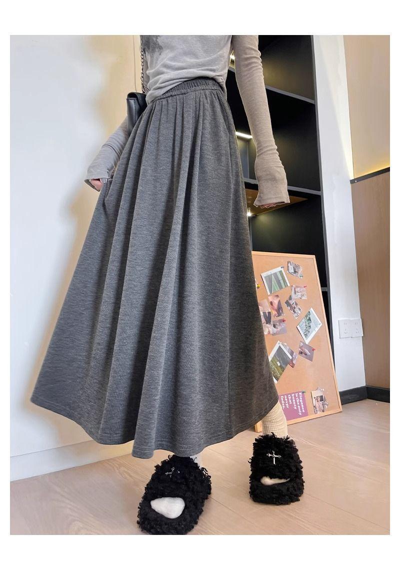 Product Introduction of Women's Skirt Autumn and Winter New A- line Skirt Small Elastic High Waist Drooping Skirt Design Slim Ins Fashion 15