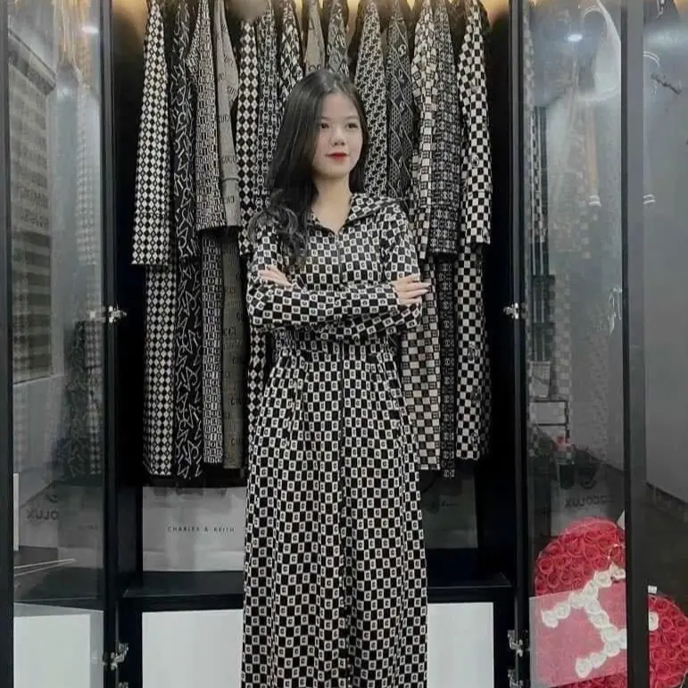 Áo nắng { loai 1 } choàng váy toàn thân 1 lớp túi có kéo khoá chất mềm mịn ( chữ ngẫu nhiên ) Nữ Jacket Top