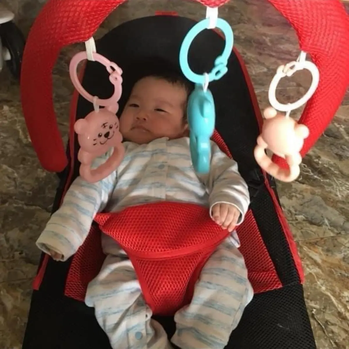Ghế rung nhún cho bé từ 1 tháng tuổi trở lên khung kim loại kèm vải thoáng khí cho bé Kem ghế lắc xích đu