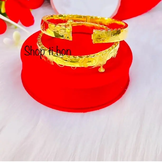 Vòng tay cưới 1 chỉ khoá vặn ốc bạc xi vàng 24