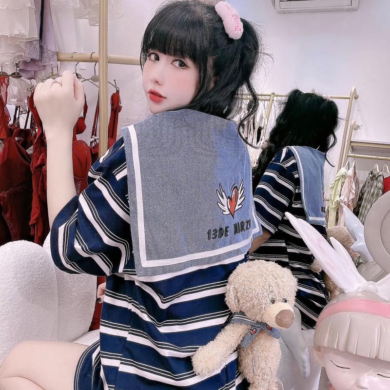 Áo Phông Cổ Yếm Jean Gấu Kẻ sọc Hot 3