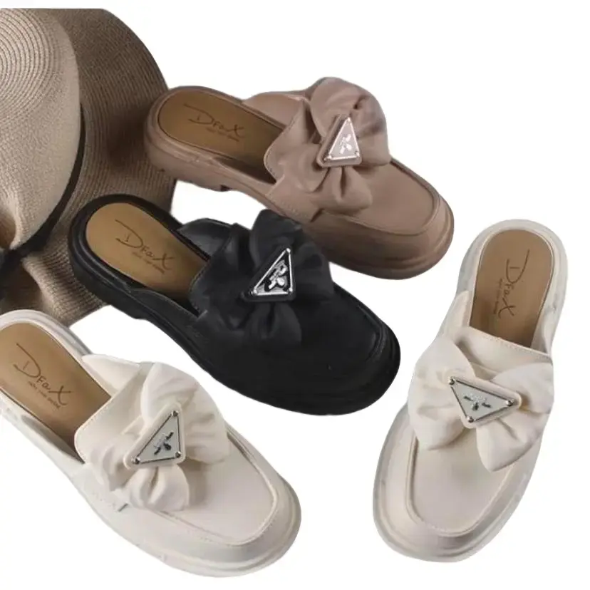 Sendal Wanita Selop  1618 SEPATUDOTCOM Sendal Selop ,Model Kekinian Terdapat Motif Bunga di Atasnya Terlihat Lebih Menawan .Dengan Insole Yang Lembuk Dan Empuk Membuat Kaki Tidak Sakit Tersedia Ukuran 36-37 Sampai 40-41