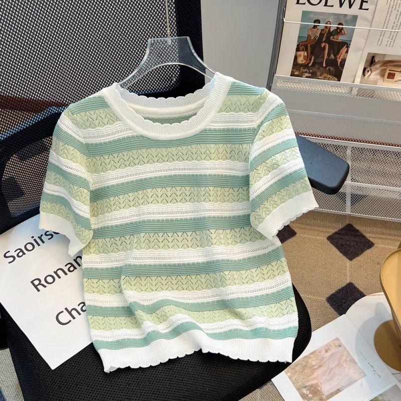 【Feli】Áo Len Lụa Lạnh Sọc, Màu Tươi Mới, Dành Cho Mùa Hè Của Phụ Nữ, Áo Phông ngắn Tay Áo Trên Vai, Dáng Rộng Vừa Vặn, Áo Mặc Trong