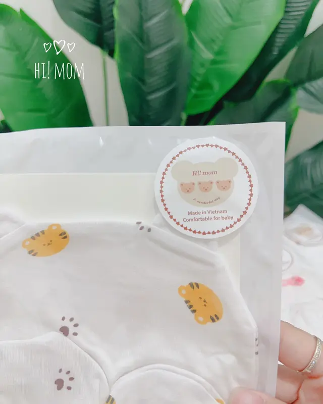 Set Mũ Kèm Bao Tay Chân Hi! Mom Nền Trắng Họa Tiết Chất Vải PETIT Mềm Mát Cho Bé Sơ Sinh (Mới) 5