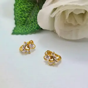 anting jepit V love mata putih emas muda