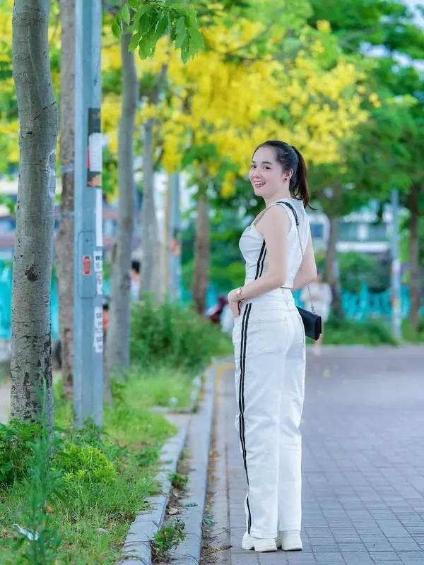Sét Áo Sơ Mi Nữ GiLe Nữ Áo Sát Nách Quần Suông KaKi Màu Trắng,Quần Nữ Dáng Dài Sang Chảnh,Đi Chơi.Đi Làm,Dạo Phố S066 setáocroptopquầnsuông nơ set bộ ống Women Ong 3