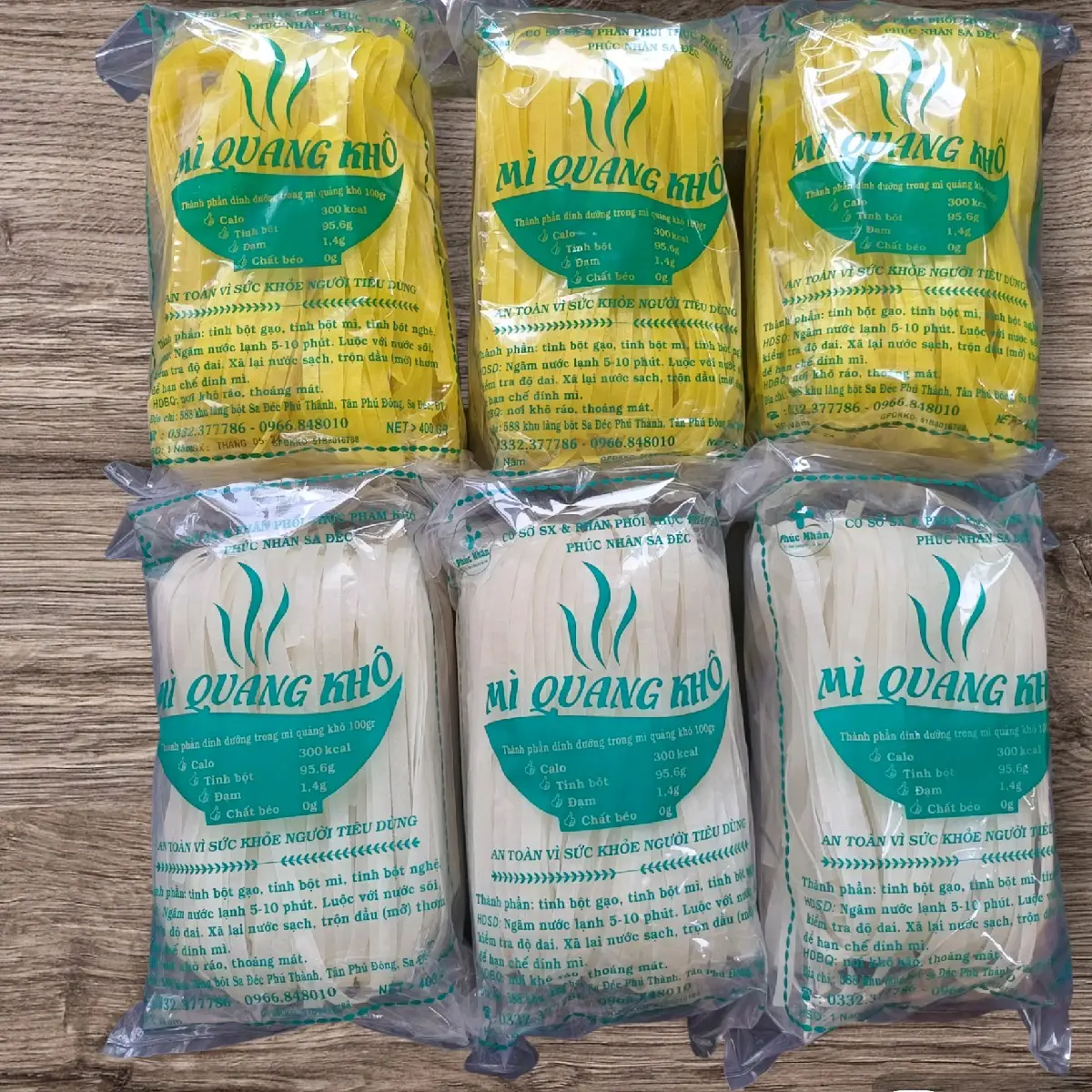 6 GÓI MÌ QUẢNG: 3 VÀNG + 3 TRẮNG. Tổng trọng lượng > 2,4Kg.
