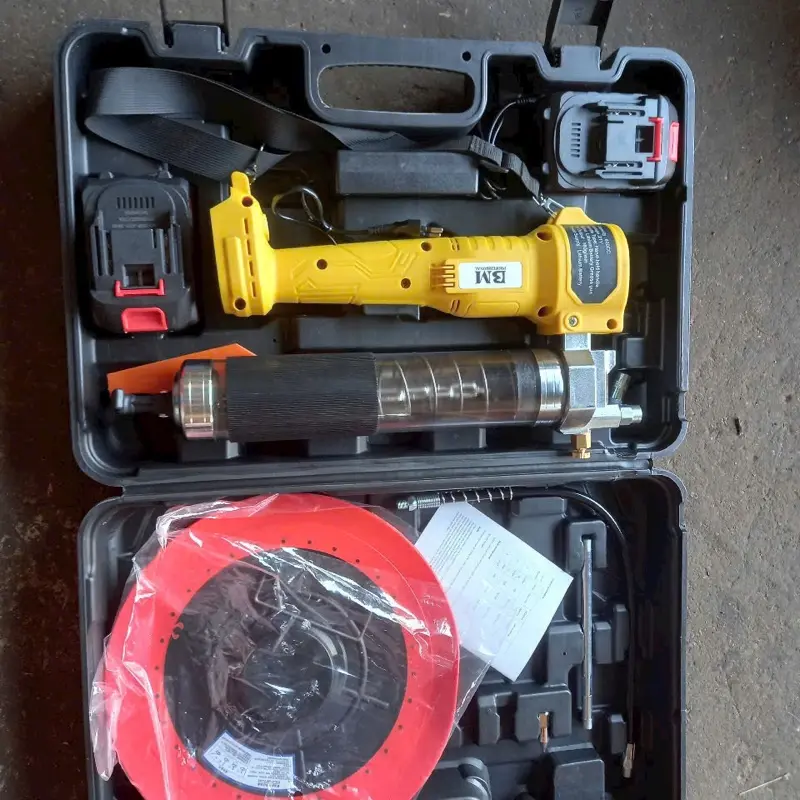 ￼Máy bơm mỡ dùng pin với 2 chức năng bơm mỡ nhồi và mỡ sâu