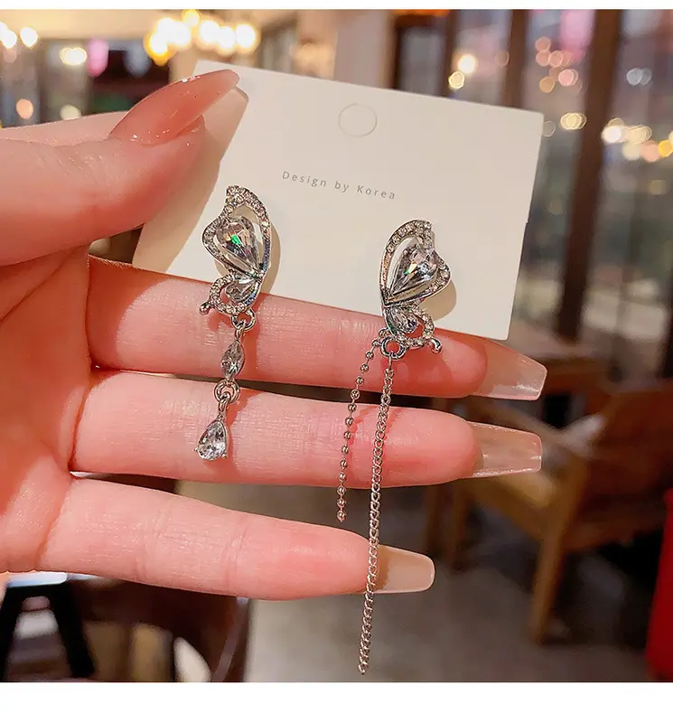 Anting Kancing Kupu-kupu Berlian Imitasi Super Flash untuk Wanita 0