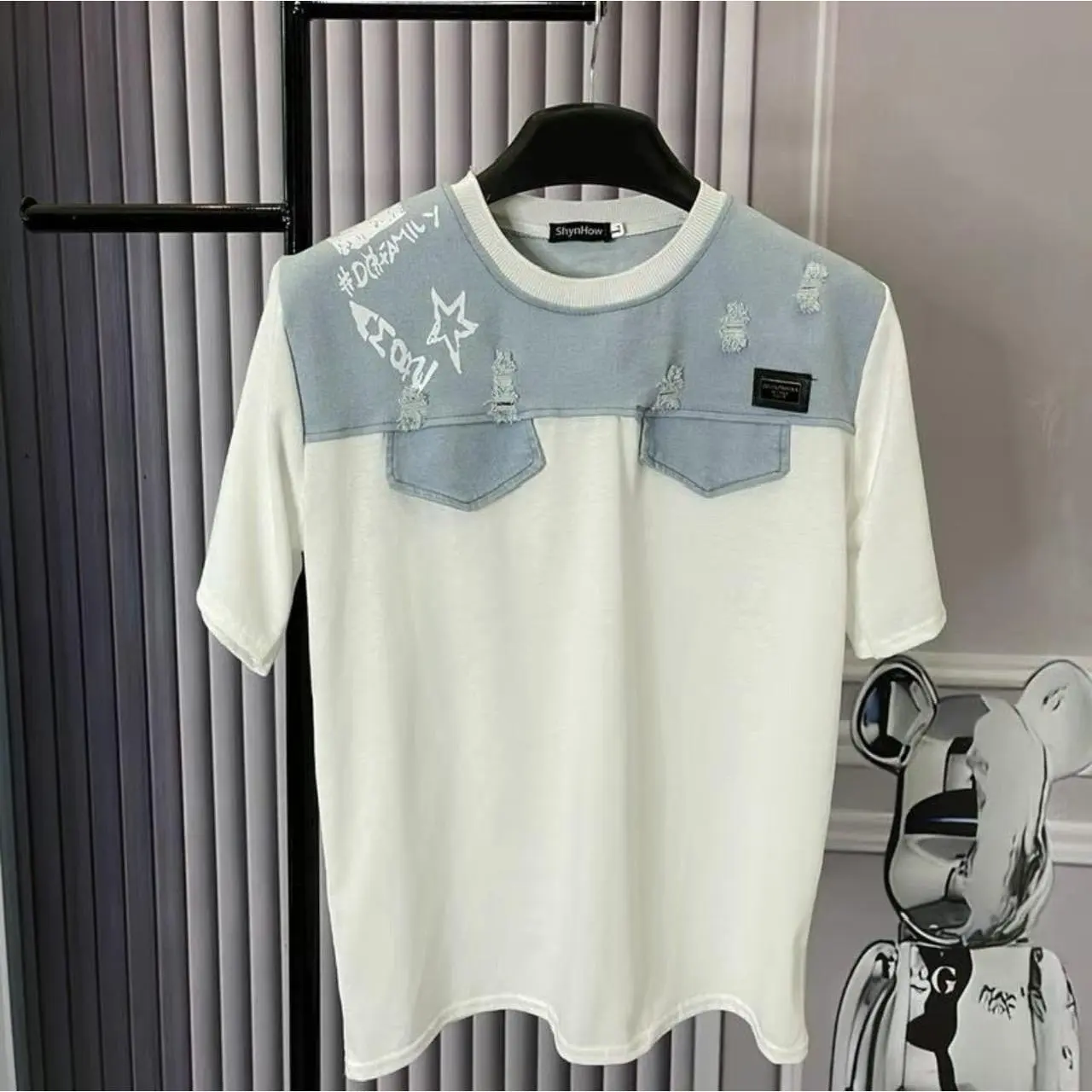 Áo tun nam nữ unisex cổ tròn,ngắn tay mùa hè họa tiết phối giả bò chất liệu cotton cá sấu co giãn 2 chiều,thoáng mát ,thấm hút mồ hôi hai màu den và trắng top hot 2025
