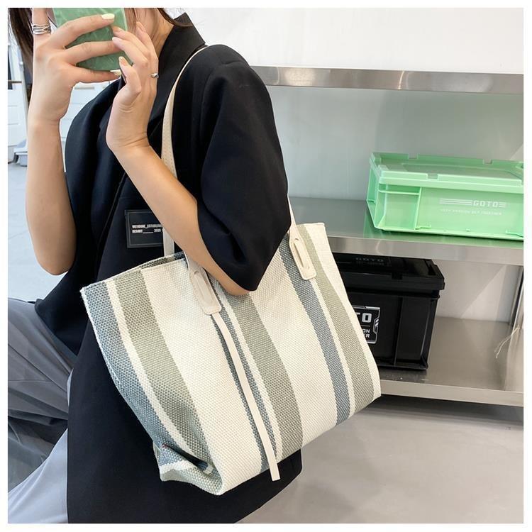 Product Introduction of Túi Vải Bố, Dung Lượng Lớn, Dành Cho Nữ, Túi Tote Thời Trang Người Nổi Tiếng Trên Internet Phổ Biến Mới 2024, Thích Hợp Đi Làm Và Đi Làm, Túi Đeo Vai Lớn 10
