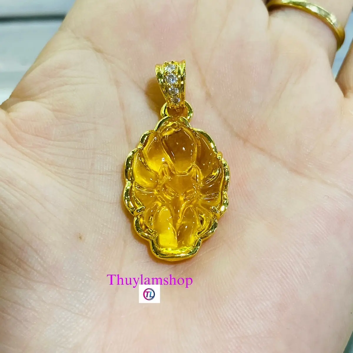 Mặt dây chuyền bà Hồ Ly Chúa 9 đuôi bọc thép Titan vàng đính đá không đen gỉ
