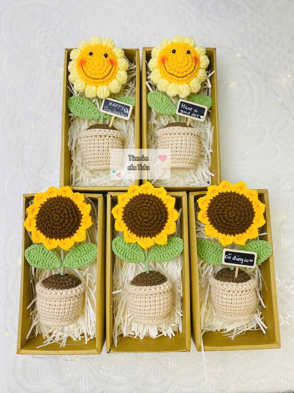 Chậu hoa Hướng Dương làm bằng len, handmade dễ thương, làm quà tặng,để bàn học, làm việc...