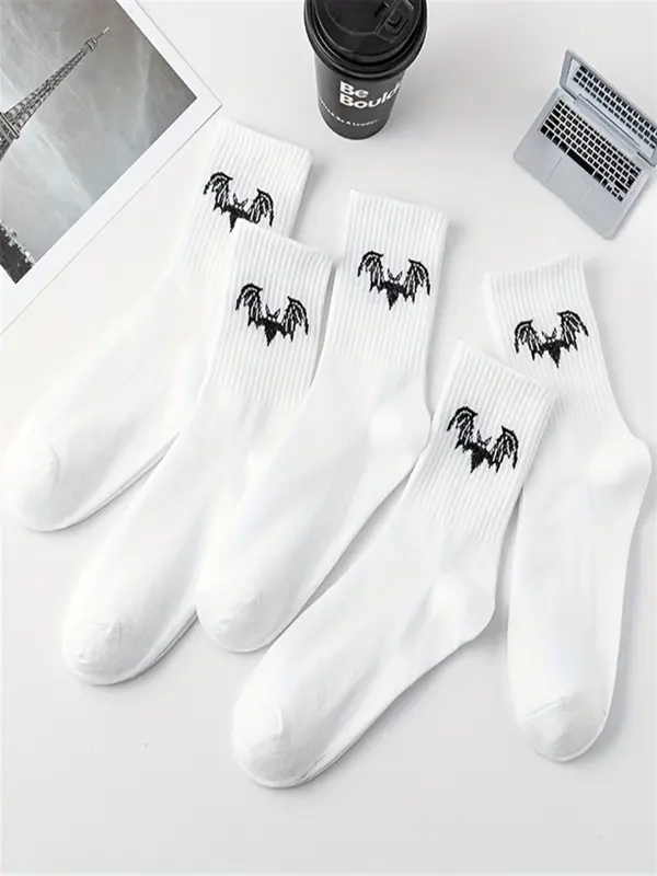 Women's 5 Pairs Bat Print Crew Socks, Fashion Casual Comfy Socks for Daily Outdoor Wear, Women Socks for All Seasons 4