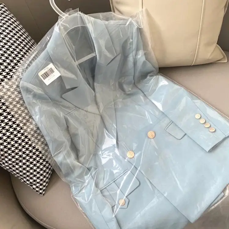 Blazer xanh pastel phối khuy kim loại sang chảnh