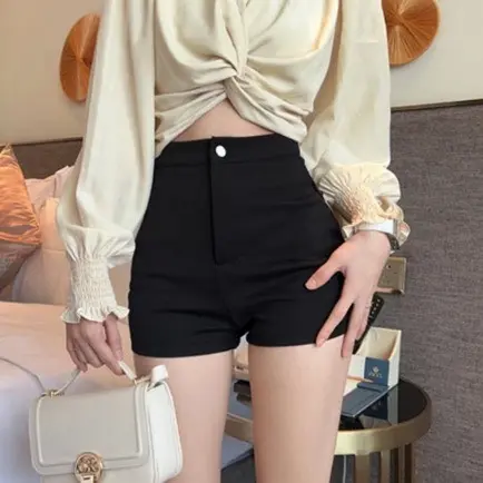 ComBo 2 Quần short nữ lưng cao dáng ôm đùi ngắn . chất vải Umi Hàn co giãn mặc tôn dáng - Được thiết kế 1 khuy trước quần Đen Trắng Women Pants 3