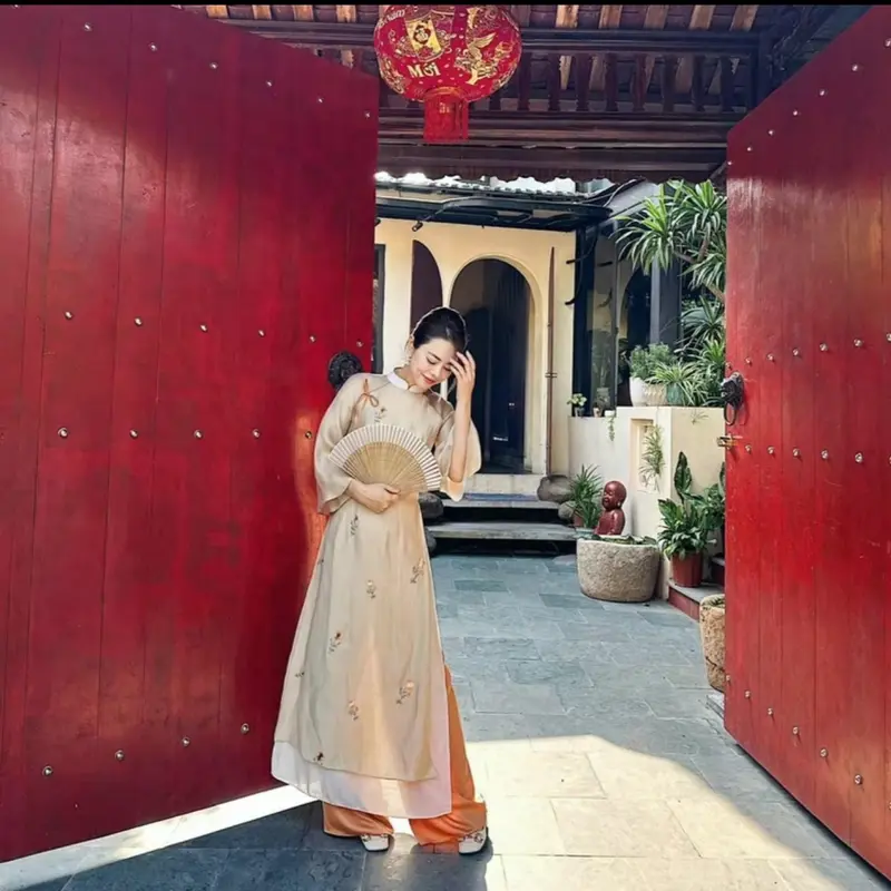 Áo Dài Chi Giao tơ crep, thêu cao cấp 4 tà 4