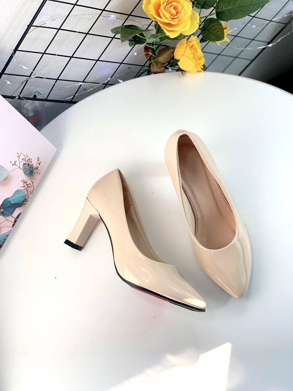 Giày da bóng gót 7 phân , gót 5p và gót 9p màu đen đỏ trắng và kem size từ 34 đến 42 ( có cao 5p 7p và 9p )