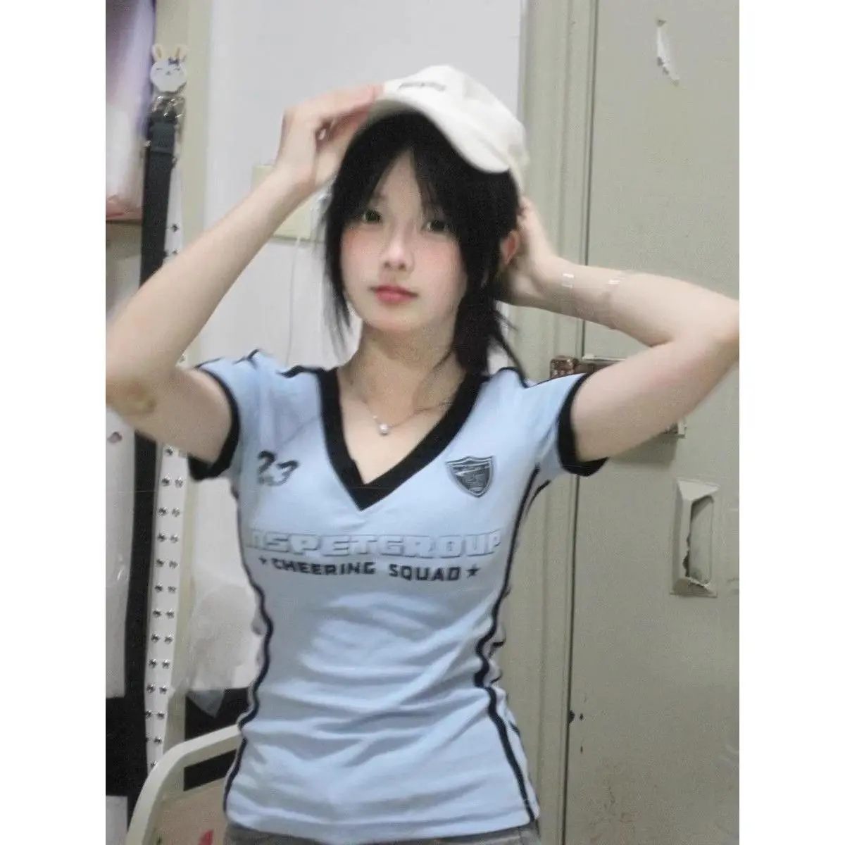 Hong Kong style retro Y2K Raglan short sleeved T-shirt for women spicy, American summer V-neck slim fit shoulder top Lingerie Lady Streetwear Casual