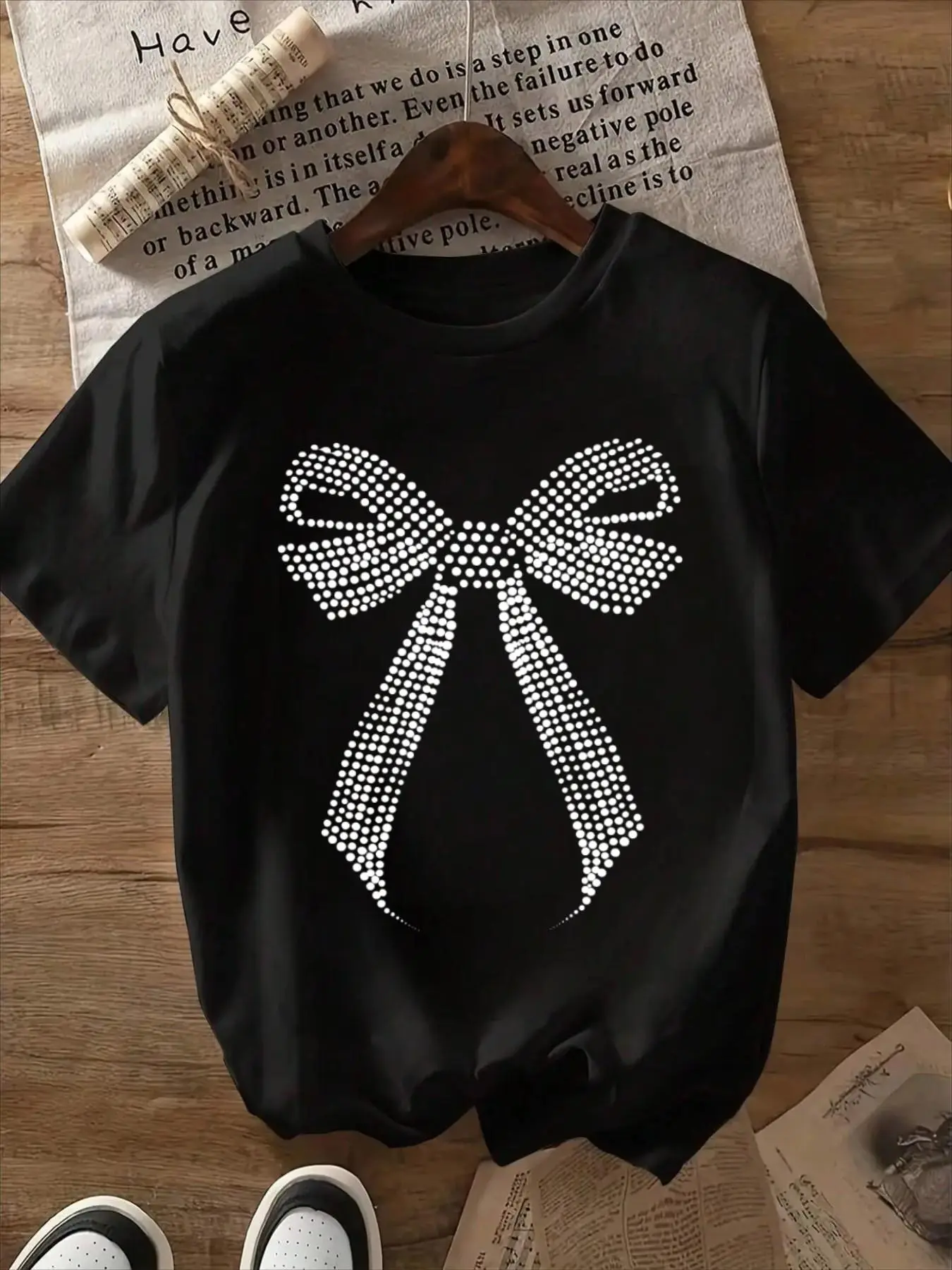 Women's Bow Print Round Neck Tee, Fashion Casual Crew Neck Short Sleeve T-shirt for Daily Holiday Vacation Outdoor Wear, Ladies Clothes for Summer