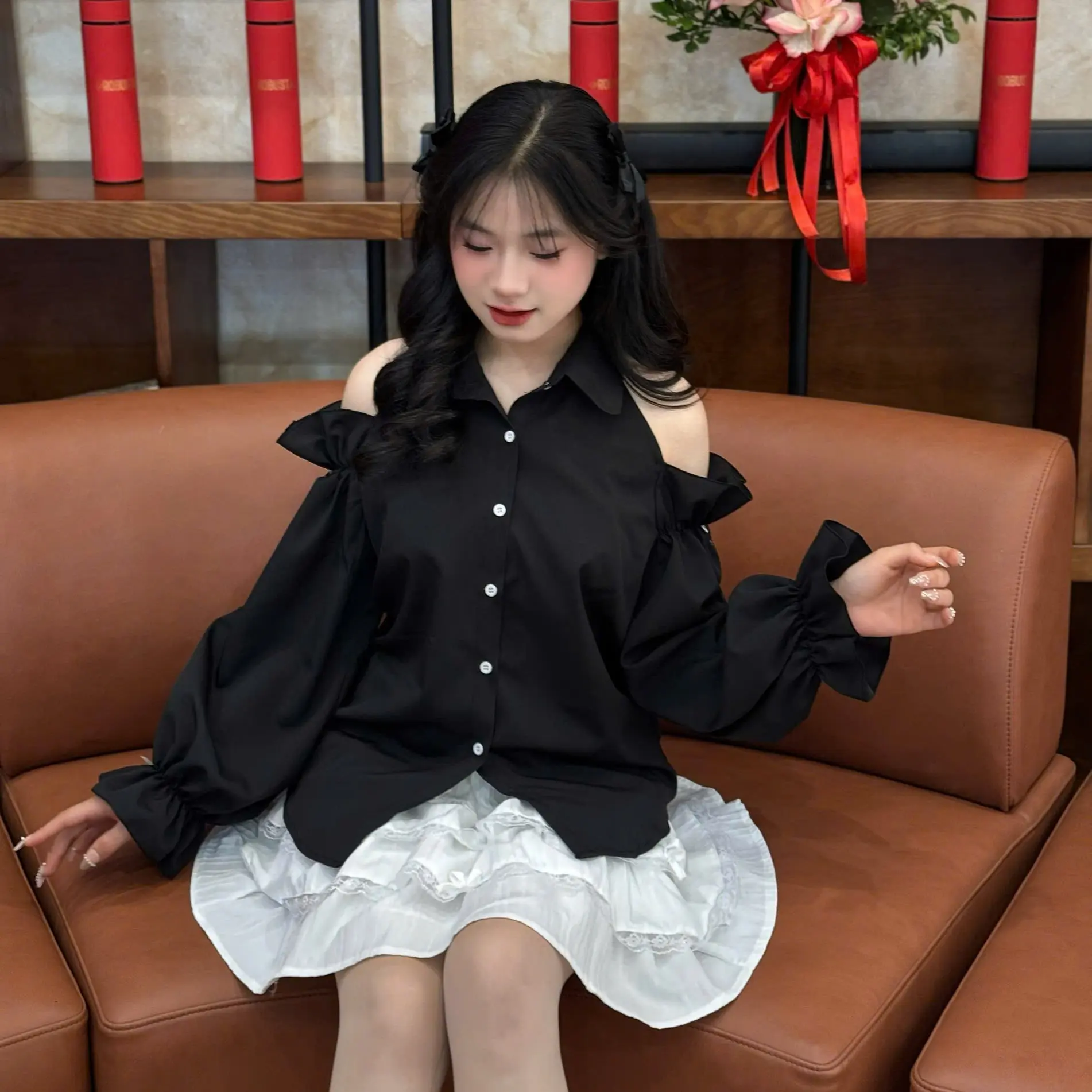 Áo sơ mi Hở Vai có tay bồng đính nơ